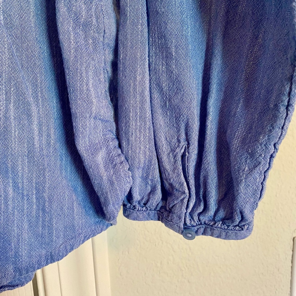 Old Navy Women’s Half Button Down Shirt Blouse Lightweight Blue Denim Medium M - Picture 3 of 5